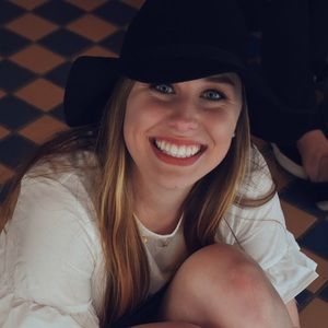 Meet your Posher, Ashlyn